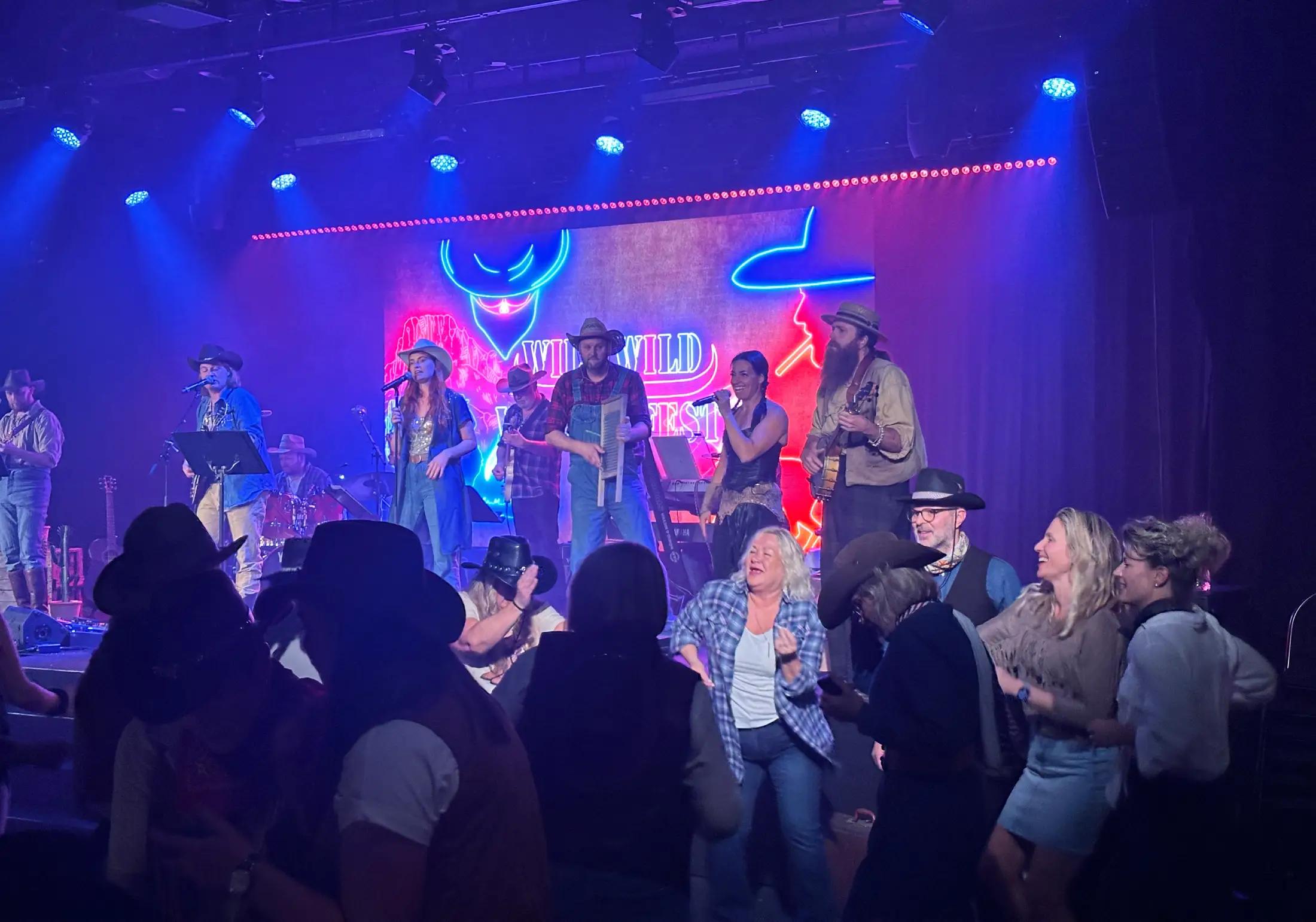 country partyband wild west show team